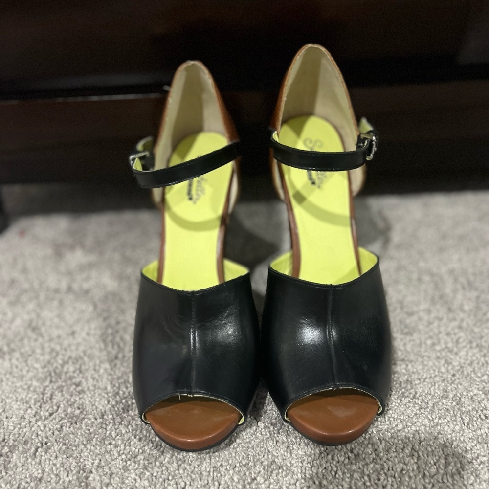 Vintage look heels. Never worn!